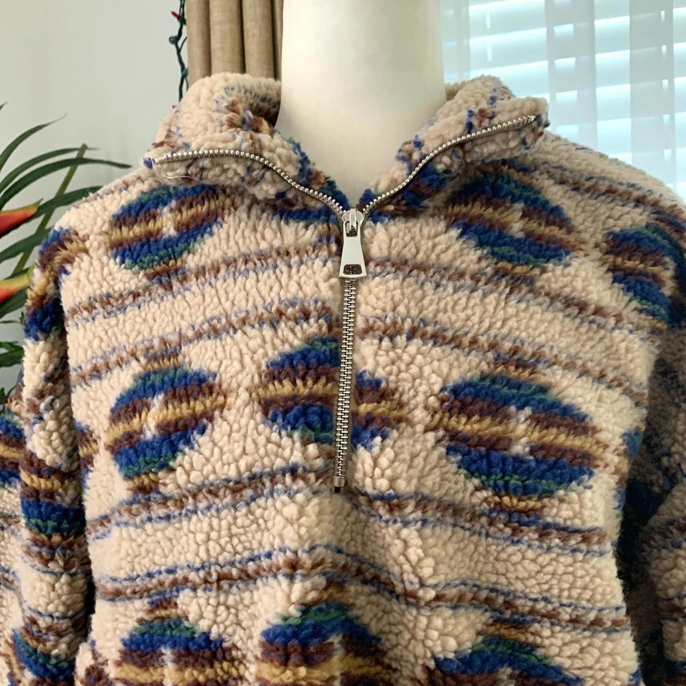 NEW Aqua Bloomingdale's Aztec Tribal Printed Sherpa Teddy Pullover in Beige - Picture 4 of 11